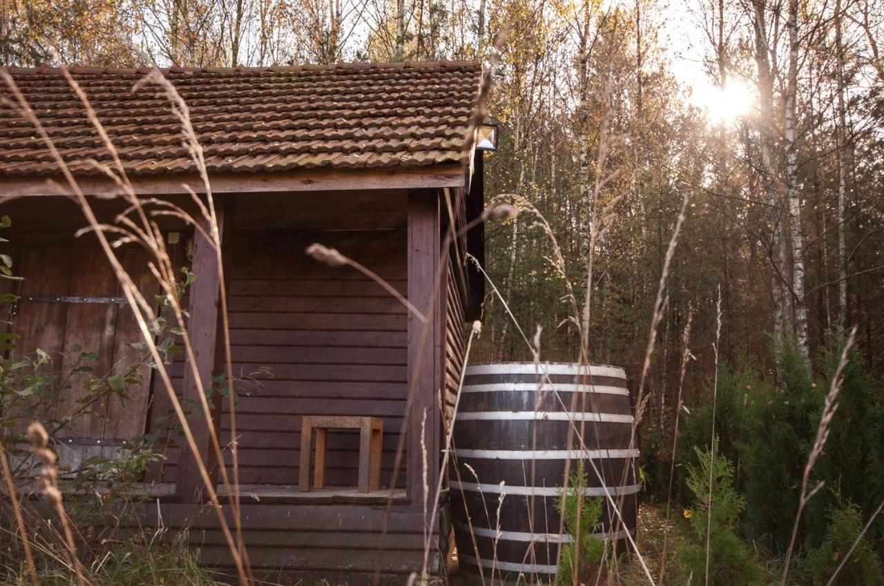Dworek Ogrodniki, Caloroczny Dom Na Wylacznosc, Basen, Sauna, Las, Staw Rybny, Altana Grillowa, Ognisko, Pianino, Kominek, Piec Chlebowy, Duza Ogrodzona Posesja Tuczna Eksteriør bilde