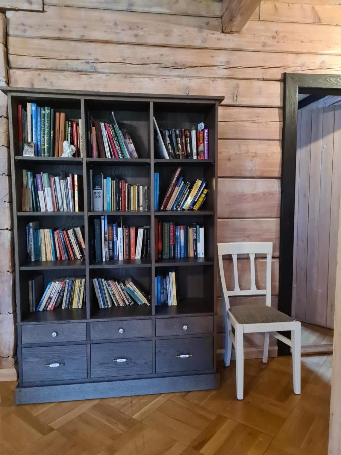 Dworek Ogrodniki, Caloroczny Dom Na Wylacznosc, Basen, Sauna, Las, Staw Rybny, Altana Grillowa, Ognisko, Pianino, Kominek, Piec Chlebowy, Duza Ogrodzona Posesja Tuczna Eksteriør bilde