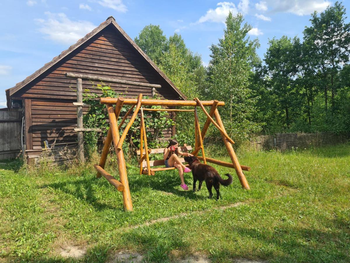 Dworek Ogrodniki, Caloroczny Dom Na Wylacznosc, Basen, Sauna, Las, Staw Rybny, Altana Grillowa, Ognisko, Pianino, Kominek, Piec Chlebowy, Duza Ogrodzona Posesja Tuczna Eksteriør bilde