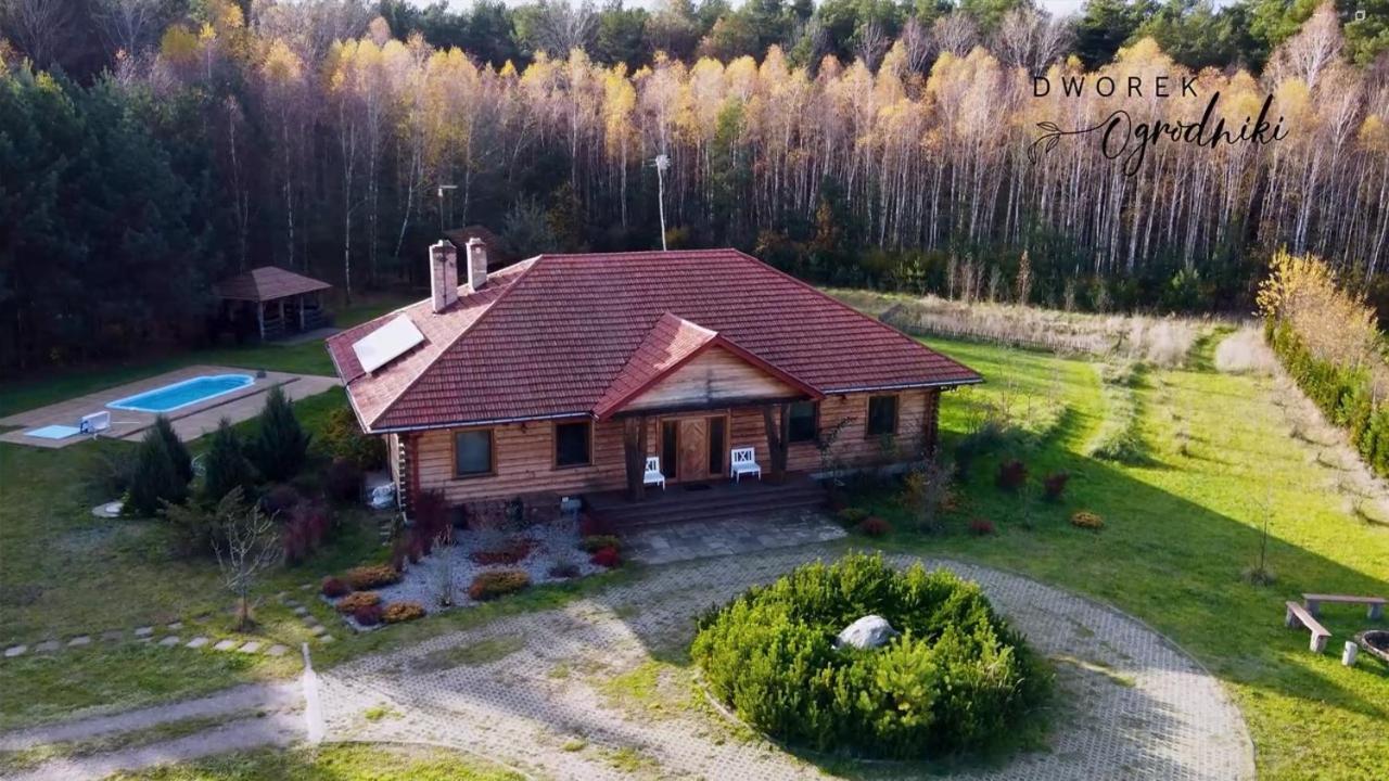 Dworek Ogrodniki, Caloroczny Dom Na Wylacznosc, Basen, Sauna, Las, Staw Rybny, Altana Grillowa, Ognisko, Pianino, Kominek, Piec Chlebowy, Duza Ogrodzona Posesja Tuczna Eksteriør bilde