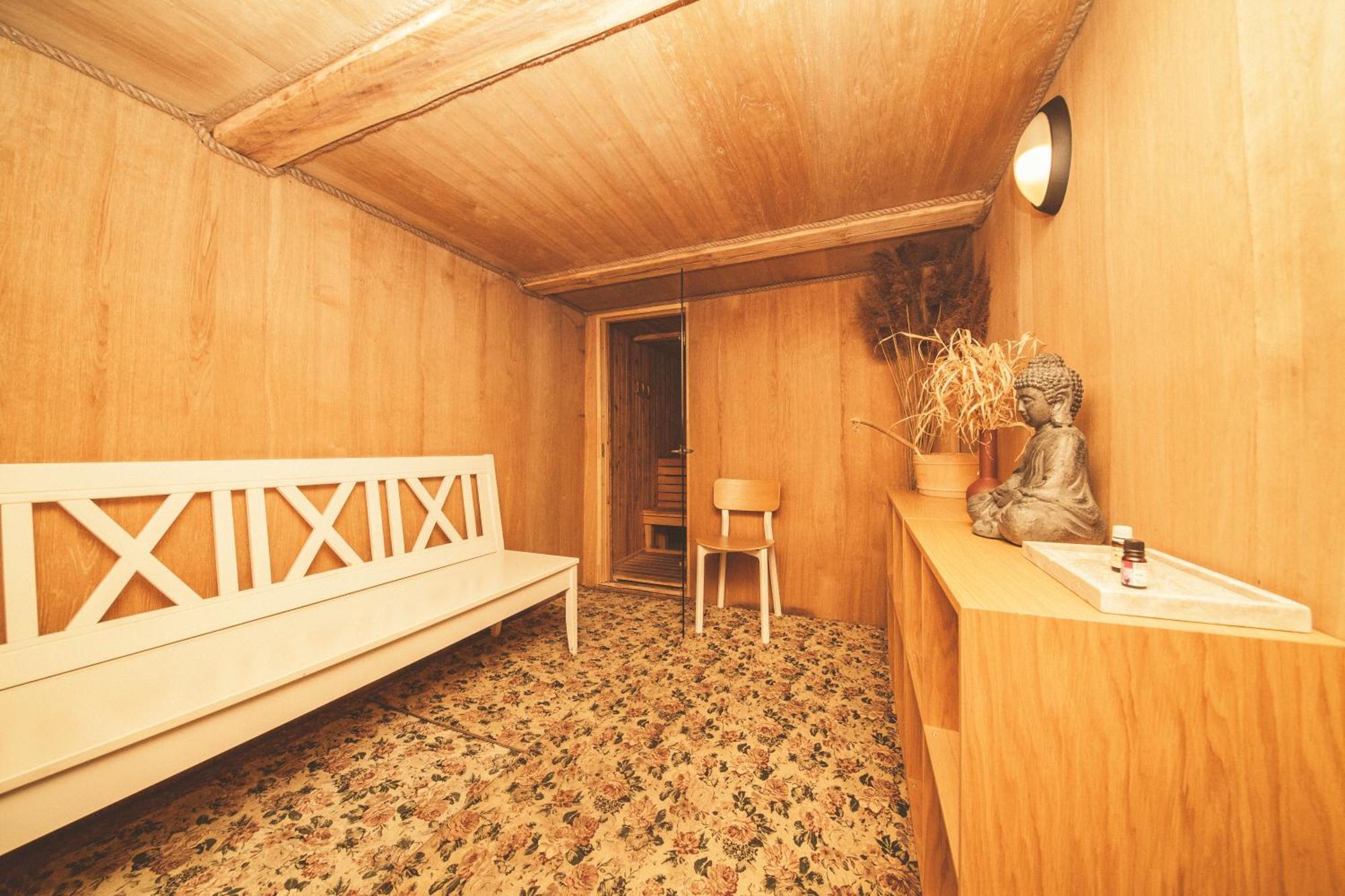 Dworek Ogrodniki, Caloroczny Dom Na Wylacznosc, Basen, Sauna, Las, Staw Rybny, Altana Grillowa, Ognisko, Pianino, Kominek, Piec Chlebowy, Duza Ogrodzona Posesja Tuczna Eksteriør bilde