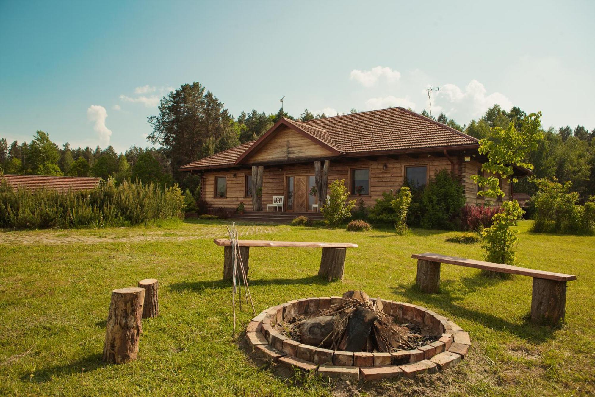 Dworek Ogrodniki, Caloroczny Dom Na Wylacznosc, Basen, Sauna, Las, Staw Rybny, Altana Grillowa, Ognisko, Pianino, Kominek, Piec Chlebowy, Duza Ogrodzona Posesja Tuczna Eksteriør bilde