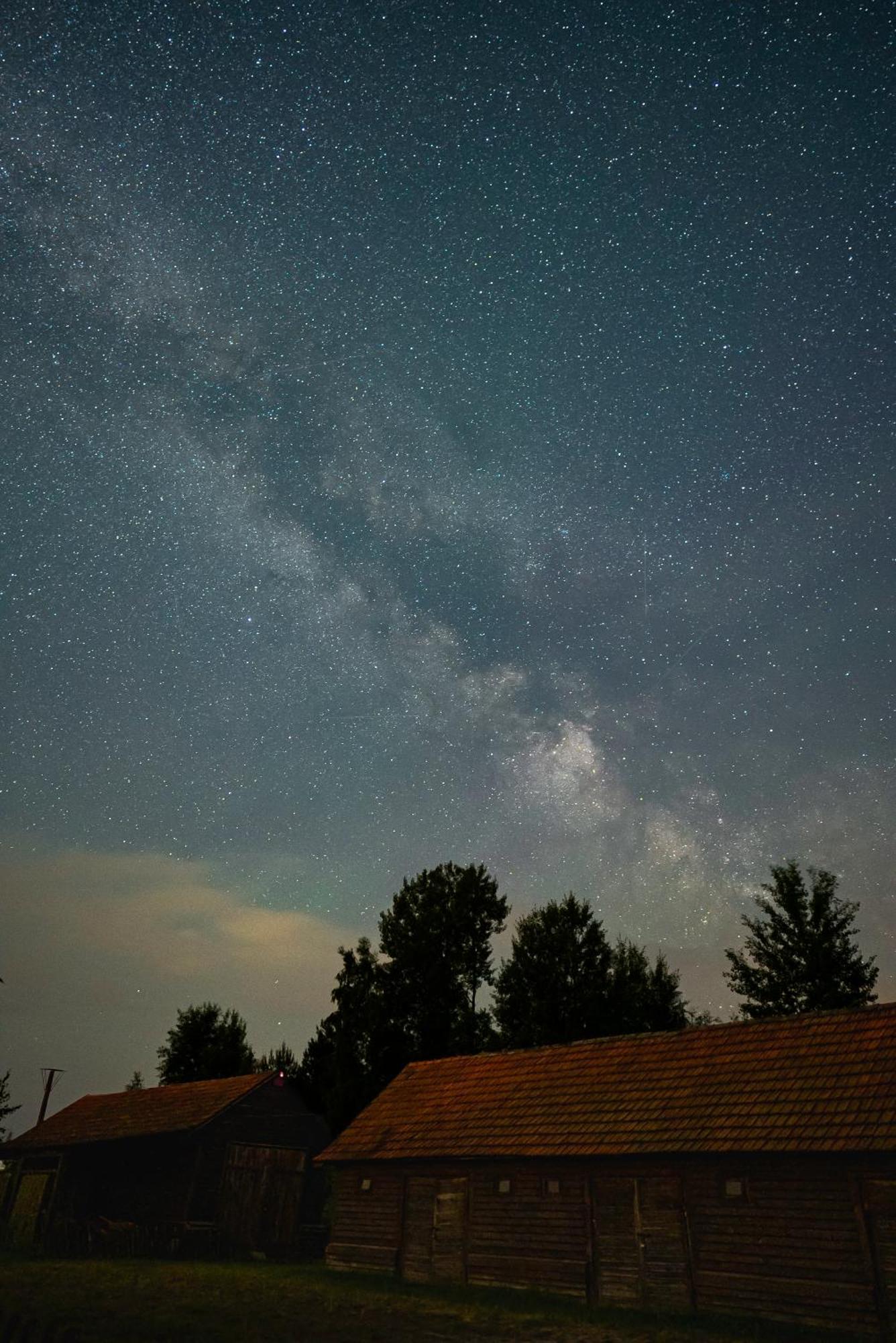 Dworek Ogrodniki, Caloroczny Dom Na Wylacznosc, Basen, Sauna, Las, Staw Rybny, Altana Grillowa, Ognisko, Pianino, Kominek, Piec Chlebowy, Duza Ogrodzona Posesja Tuczna Eksteriør bilde