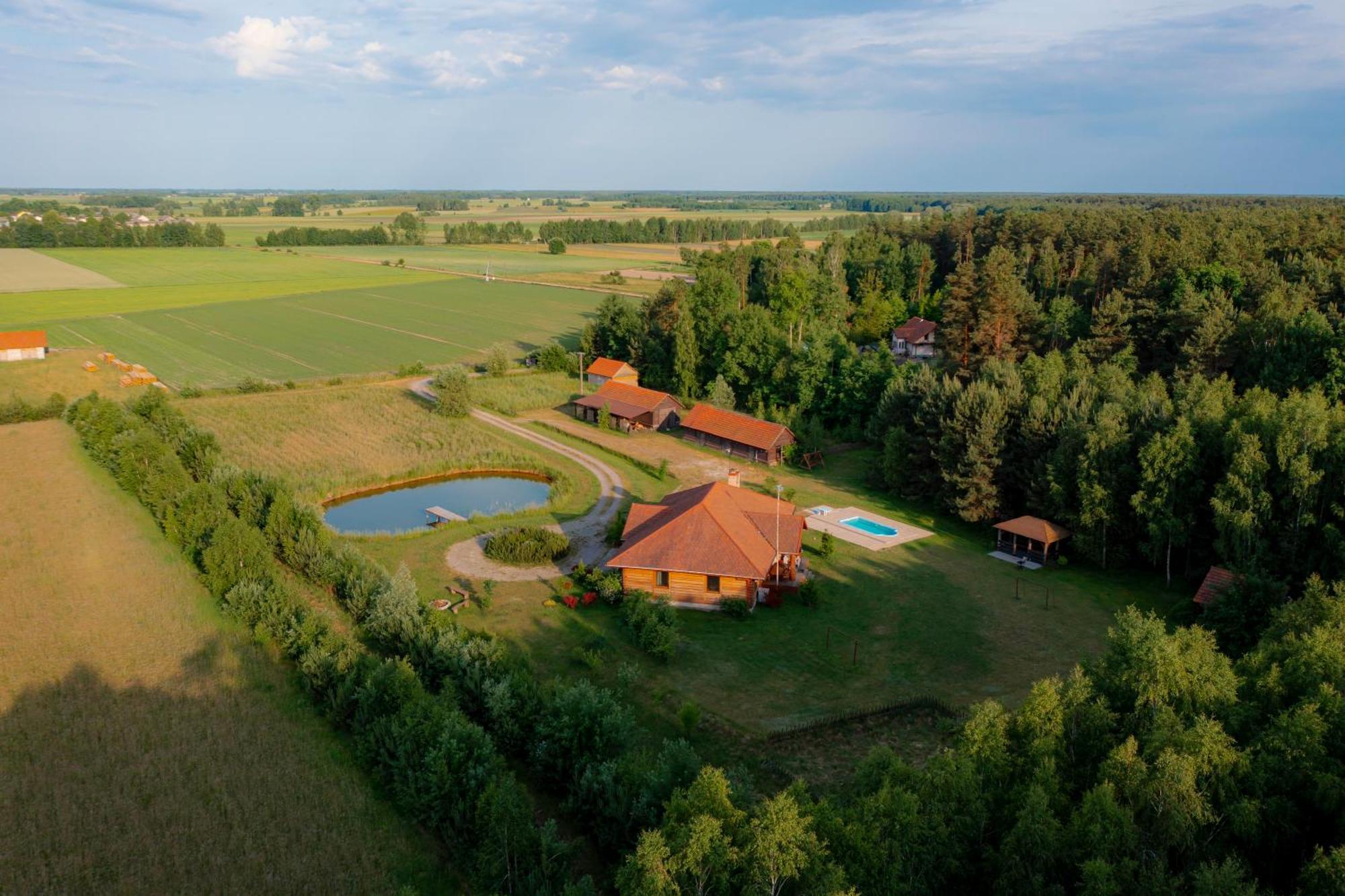 Dworek Ogrodniki, Caloroczny Dom Na Wylacznosc, Basen, Sauna, Las, Staw Rybny, Altana Grillowa, Ognisko, Pianino, Kominek, Piec Chlebowy, Duza Ogrodzona Posesja Tuczna Eksteriør bilde